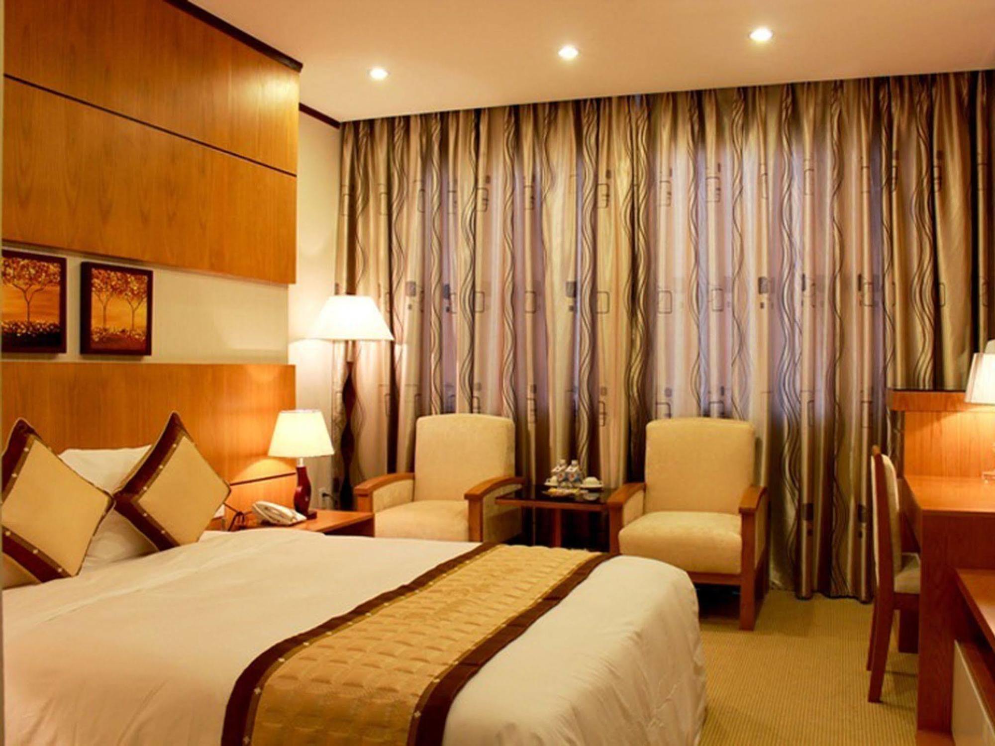 Danang Petro Hotel Zewnętrze zdjęcie